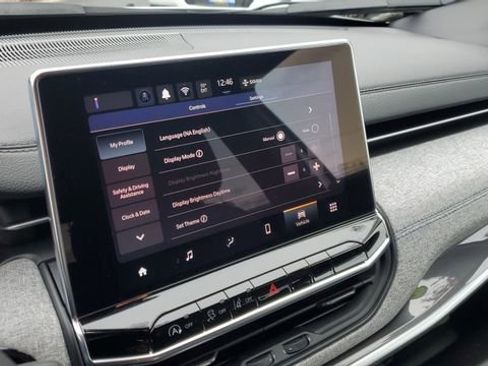 Certified 2024 Jeep Compass Latitude image 14