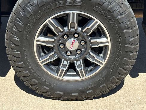 Used 2024 GMC Sierra 1500 AT4 w/ Technology Package image 11