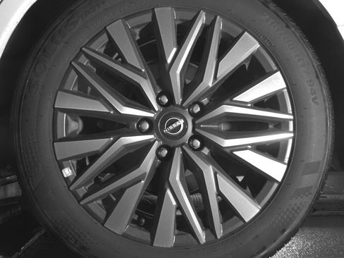 Used 2025 Nissan Altima 2.5 SV FWD image 14