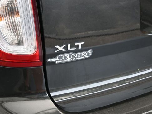 Used 2015 Ford Explorer XLT w/ Equipment Group 201B FWD image 12