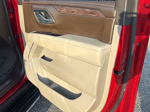 Used 2023 Chevrolet Tahoe LT w/ Luxury Package RWD image 18