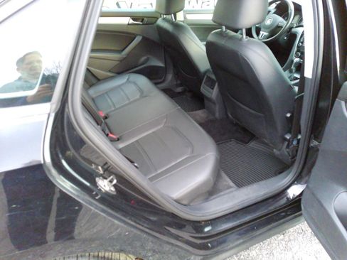 Used 2012 Volkswagen Passat 2.5 SE FWD image 38