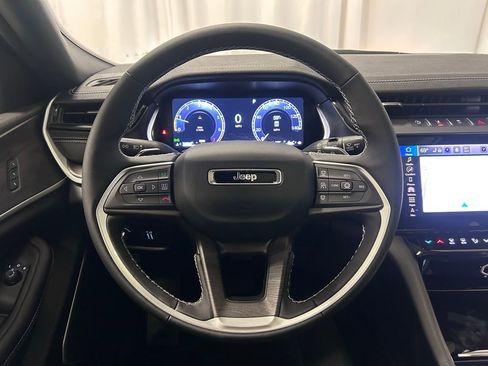New 2026 Jeep Grand Cherokee L Limited AWD/4WD image 9