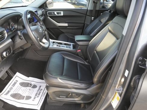 Used 2023 Ford Explorer XLT w/ Equipment Group 202A image 9