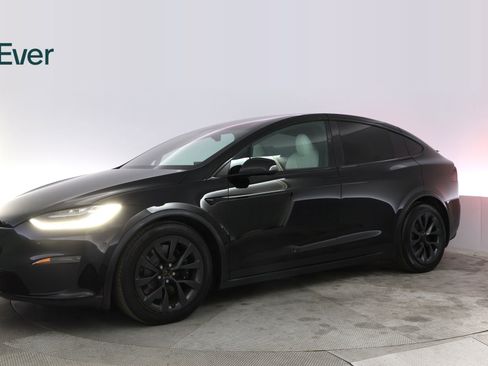 Used 2023 Tesla Model X image 18