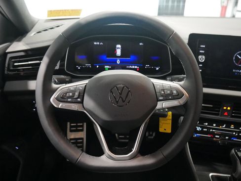 Used 2025 Volkswagen Jetta Sport image 19