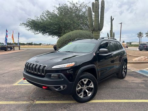 Used 2016 Jeep Cherokee Trailhawk w/ Comfort/Convenience Group image 1