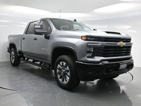 Used 2025 Chevrolet Silverado 2500 Custom w/ Custom Convenience Package AWD/4WD image 40
