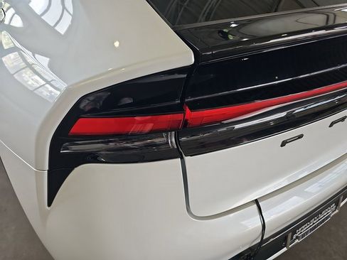 Used 2024 Toyota Prius XLE image 33