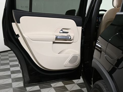 Certified 2023 Mercedes-Benz GLB 250 4MATIC image 30