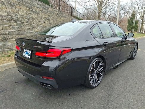 Used 2023 BMW M550i xDrive w/ Dynamic Handling Package image 6