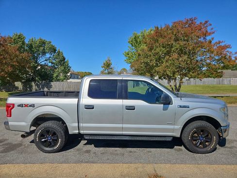 Used 2015 Ford F150 XLT w/ Trailer Tow Package image 7