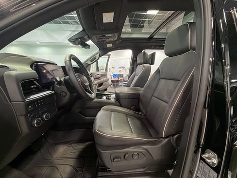 Used 2025 Chevrolet Tahoe Premier AWD/4WD image 11