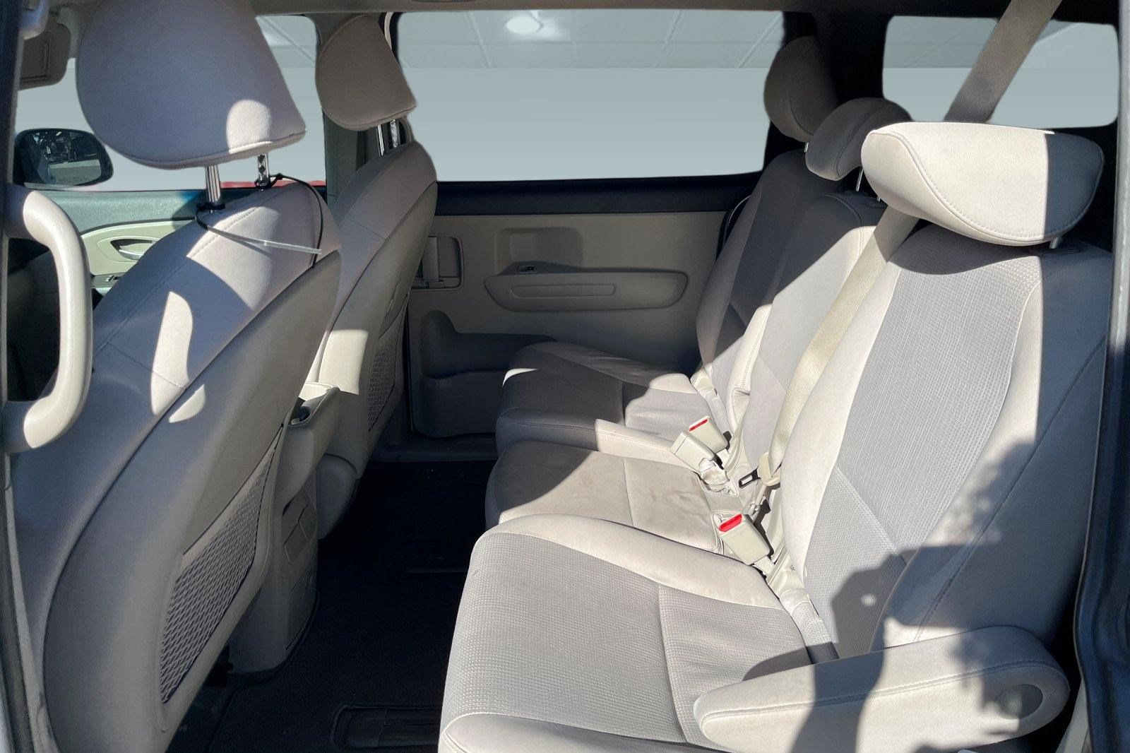 Used 2021 Kia Sedona LX FWD image 9