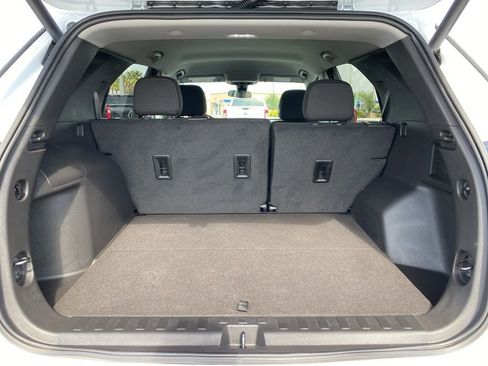 Used 2023 Chevrolet Equinox LT image 22
