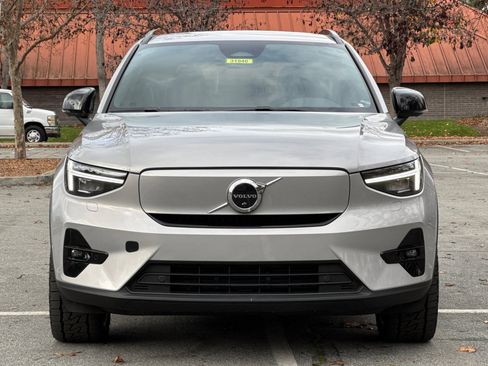 Used 2023 Volvo XC40 Recharge Ultimate image 9