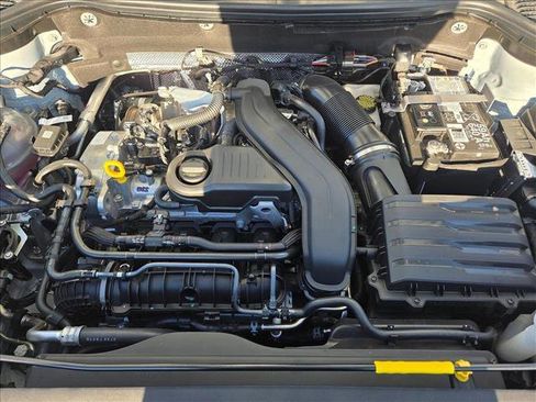 New 2026 Volkswagen Taos SE image 16