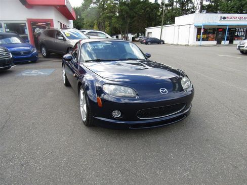 Used 2007 MAZDA MX-5 Miata Touring w/ Interior Trim Pkg image 13