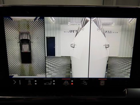 Used 2024 GMC Sierra 2500 SLT w/ SLT Premium Package image 20