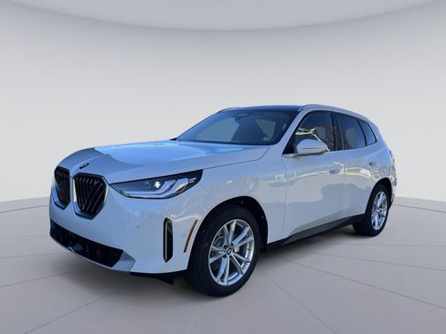 Used 2025 BMW X3 xDrive30i w/ Premium Package image 1