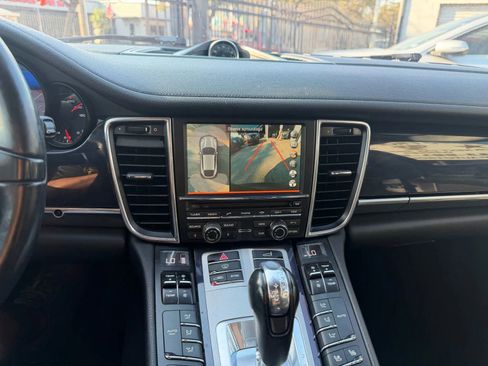 Used 2014 Porsche Panamera 4 w/ Premium Package AWD/4WD image 22