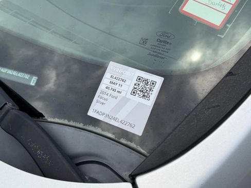 Used 2014 Ford Focus Titanium FWD image 28