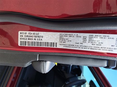 New 2025 Jeep Grand Cherokee L Altitude image 36