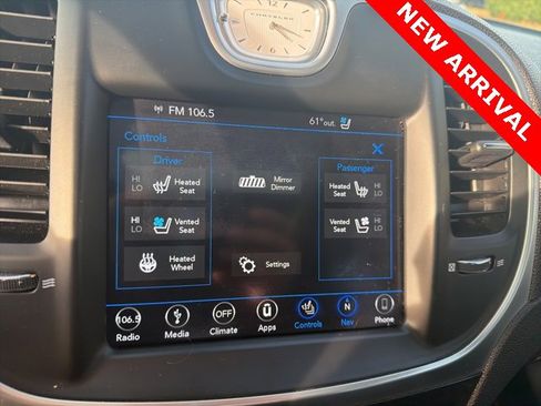 Used 2019 Chrysler 300 Limited image 11