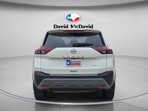 Used 2023 Nissan Rogue SV image 5