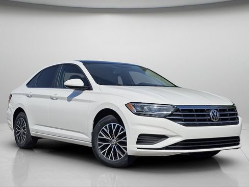 Used 2019 Volkswagen Jetta SE FWD image 2