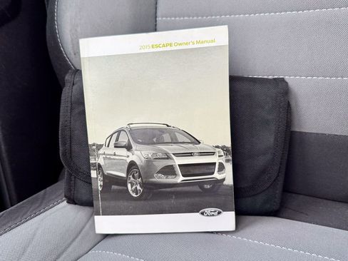 Used 2015 Ford Escape SE image 33