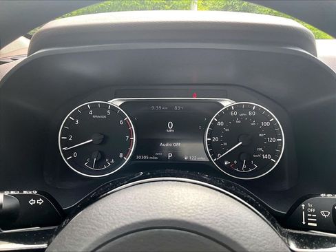 Used 2023 Nissan Rogue SV AWD/4WD image 24