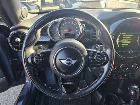 Used 2018 MINI Cooper S image 23