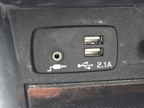 Used 2022 Subaru Crosstrek 2.0i Premium w/ Moonroof Package image 7