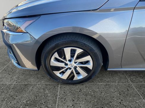 Used 2025 Nissan Altima 2.5 S FWD image 14