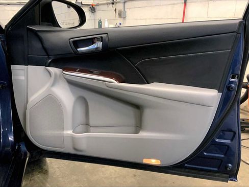 Used 2014 Toyota Camry XLE w/ Leather Package image 24