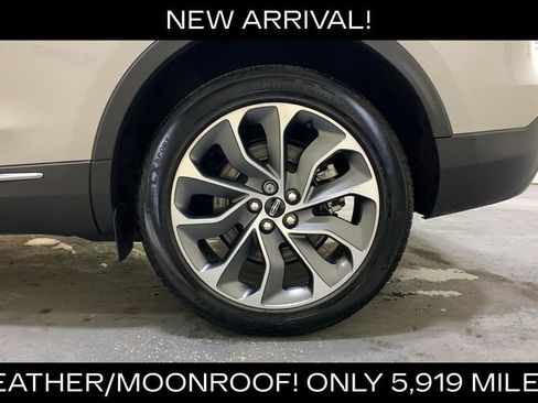 Used 2023 Lincoln Nautilus Reserve w/ Luxury Package AWD/4WD image 21
