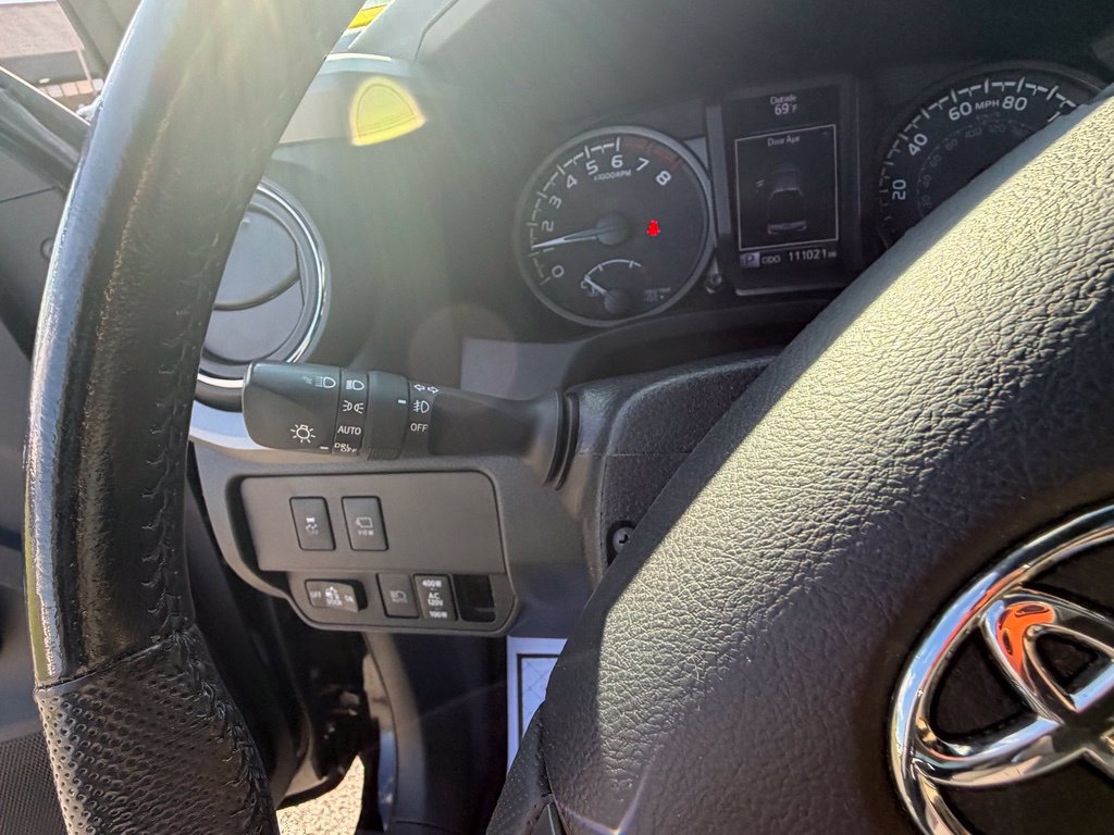 Used 2021 Toyota Tacoma TRD Pro AWD/4WD image 32