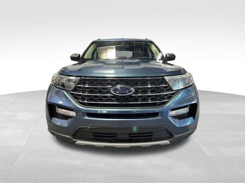 Used 2020 Ford Explorer XLT w/ Equipment Group 202A RWD image 2