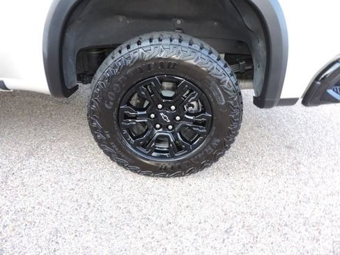 Certified 2026 Chevrolet Silverado 1500 ZR2 w/ Dark Appearance Package AWD/4WD image 18