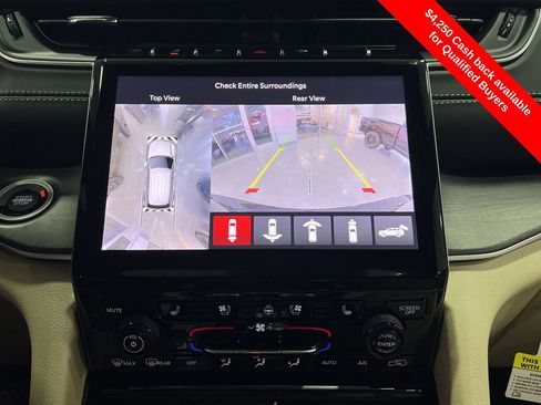 New 2025 Jeep Grand Cherokee Limited w/ Luxury Tech Group II image 4