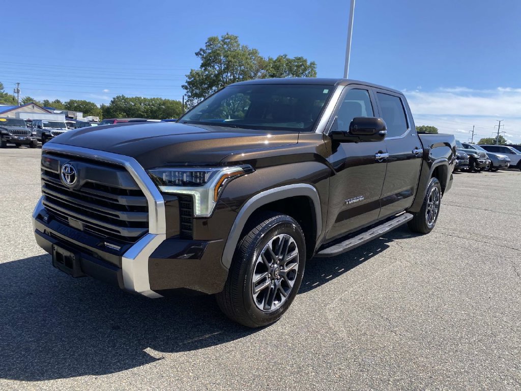 Used 2025 Toyota Tundra Limited AWD/4WD image 8