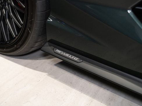 Used 2024 Lamborghini Revuelto AWD/4WD image 29