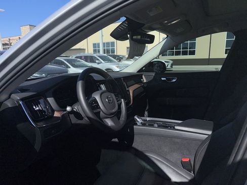 Used 2023 Volvo XC60 B5 Ultimate w/ Climate Package image 6