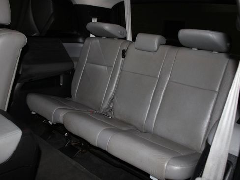 Used 2014 Toyota Sequoia Platinum RWD image 34