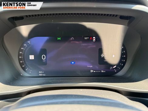 Used 2025 Volvo XC40 B5 Plus AWD/4WD image 13