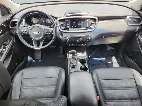 Used 2017 Kia Sorento EX w/ EX Advanced Touring Package image 16