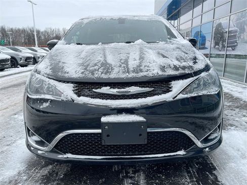 Used 2019 Chrysler Pacifica Touring-L image 30