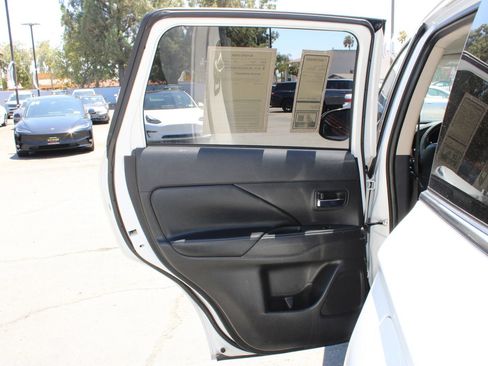 Used 2020 Mitsubishi Outlander SEL FWD image 12