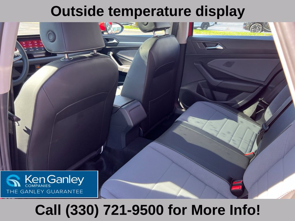 Used 2026 Volkswagen Jetta SE FWD image 44